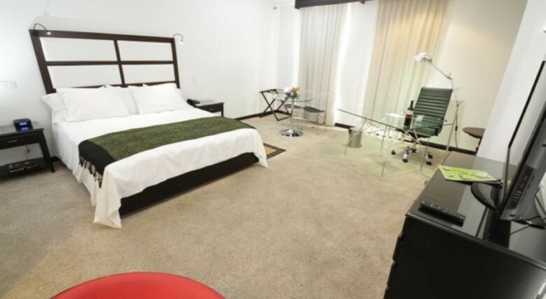 Hotel Rosales Plaza