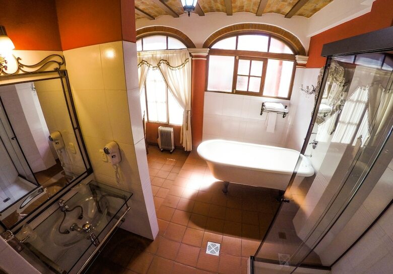 Hotel Monasterio