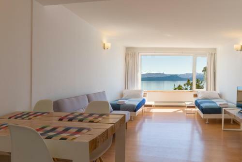Lago Apartments