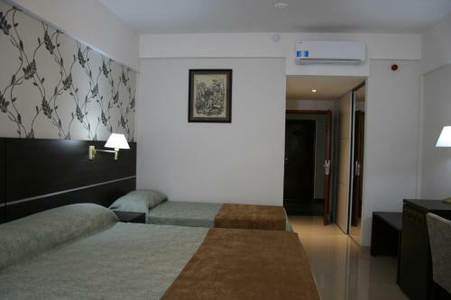 Hotel El Aguila Del Tuy�