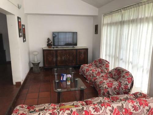 Joaqu�n Castellanos 897