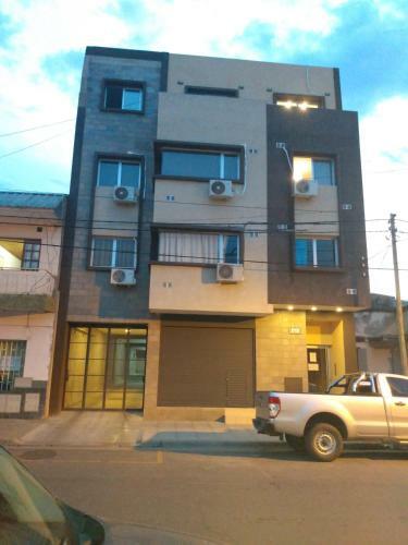 Apartamento Departamento Con Cochera -salvador