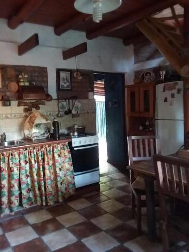 Caba�a Con Parque En Tanti