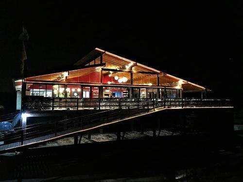 Lodge Bajos Del Paran�