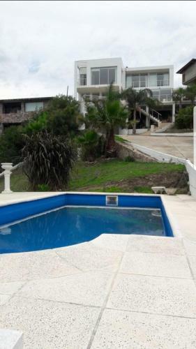 House Lake San Roque