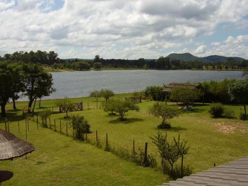 Caba�as Del Dique Frente Al Lago