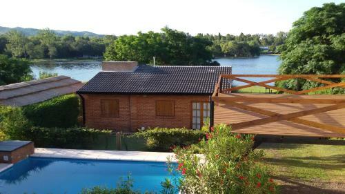 Caba�as Del Dique Frente Al Lago