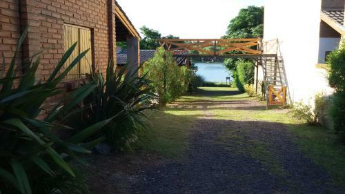 Caba�as Del Dique Frente Al Lago