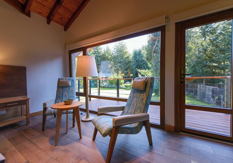 Hotel Hoster�a Huen�