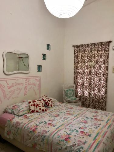 Apart Happy Birds House