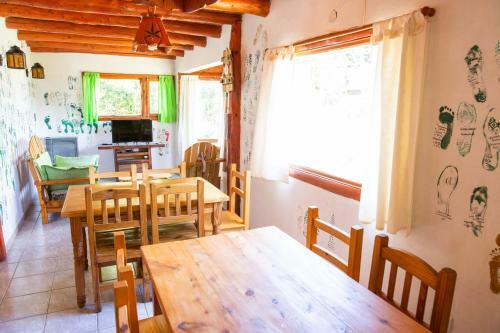 Hostal Huellas Hostel