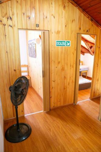 Hostal Huellas Hostel