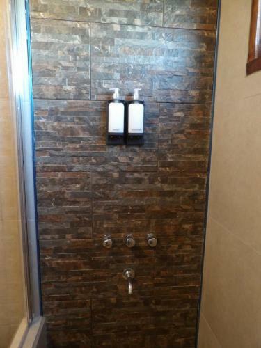 Lodge Complejo "la Roca" - Caba�a Y Hospedaje