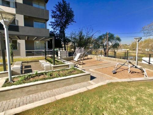 Apartamento Departamento En Cerro De Las Rosas De Lujo