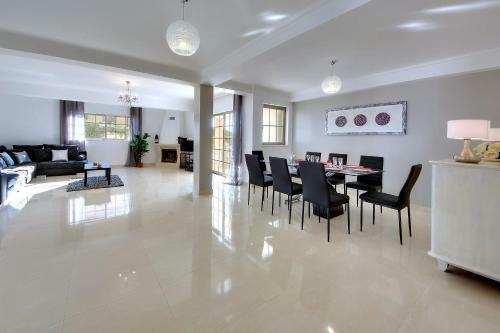 Villa Machado By Popular Villas