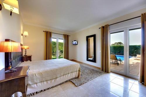 Villa Carisa Suites