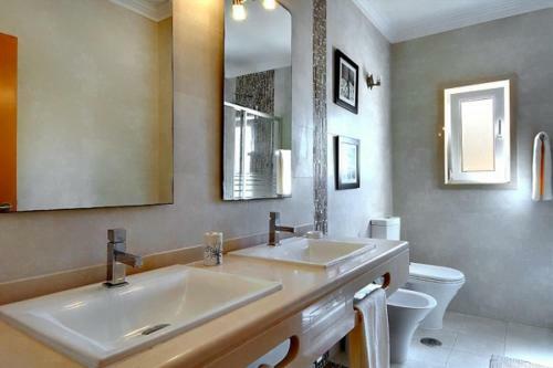Villa Carisa Suites