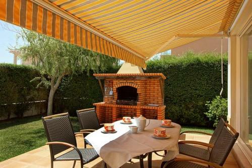 Villa Carisa Suites