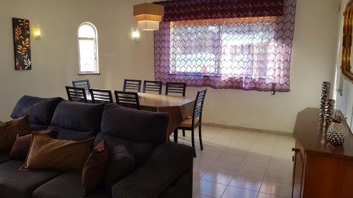 Private Collection Sunny Villa Ricardo