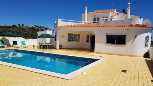 Private Collection Sunny Villa Ricardo