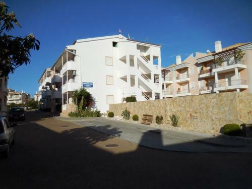 Apartamentos Cabrita- By Portugalferias