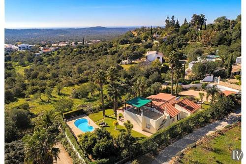 Almancil Villa Sleeps 6 Pool Air Con