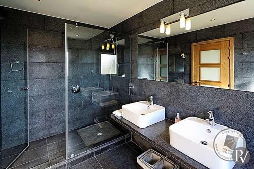 Almancil Villa Sleeps 18 Pool Air Con