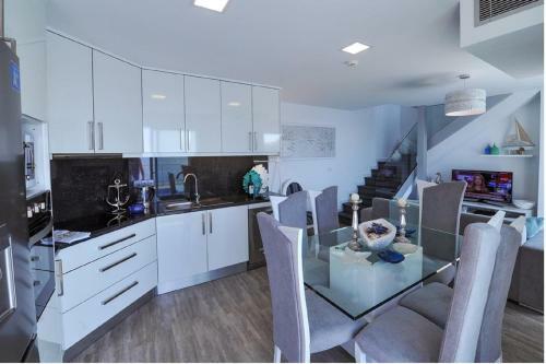 Villa Atlantic With Great Sea View & Pool In Madeira Island