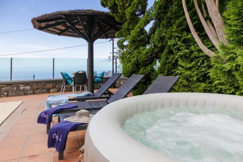 Villa Cris?s Home By Ourmadeira