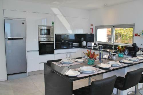 Villa Calheta Heights By Ourmadeira