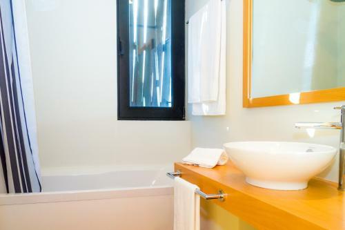 Liiiving In Caminha | Lawny Pool House