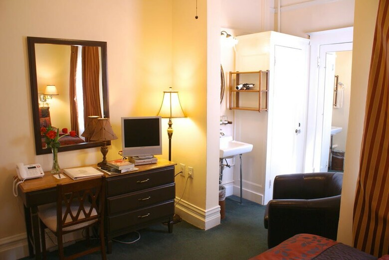 Andrews Hotel