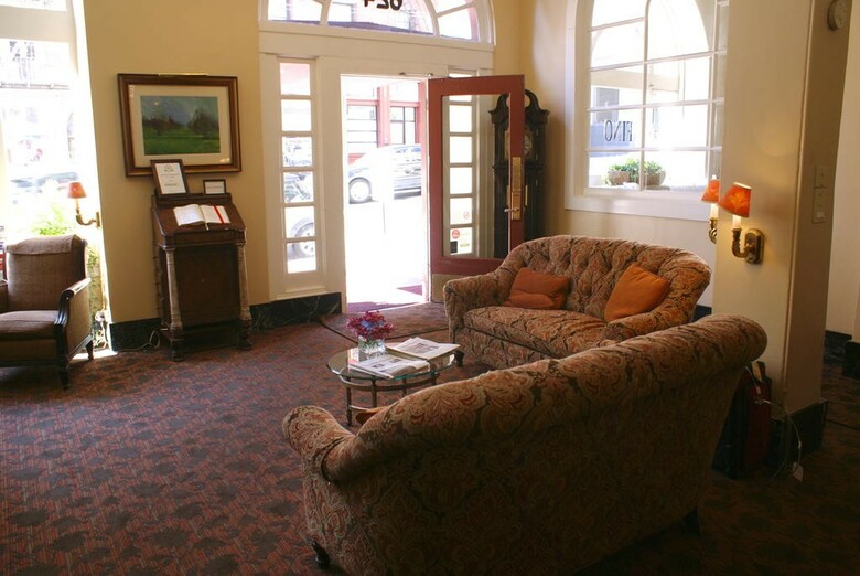 Andrews Hotel