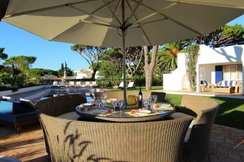 Vale Do Lobo Villa Sleeps 8 Pool Wifi