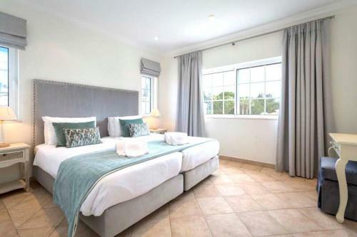 Vale Do Lobo Villa Sleeps 6 Pool Air Con T610348