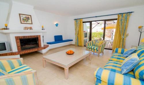 Almancil Villa Sleeps 4 Pool Air Con Wifi T607824