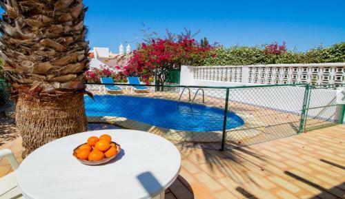 Almancil Villa Sleeps 4 Pool Air Con Wifi T607824
