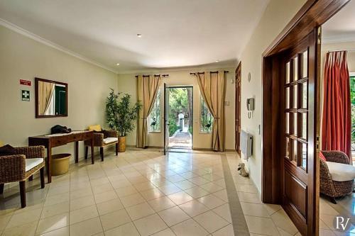 Vale Do Lobo Villa Sleeps 8 Pool Air Con