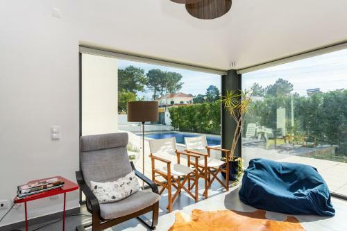 Pool Villa Retreat In Sesimbra