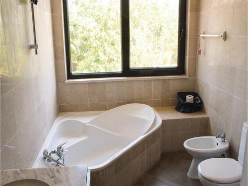 Four-bedroom Holiday Home In Silves