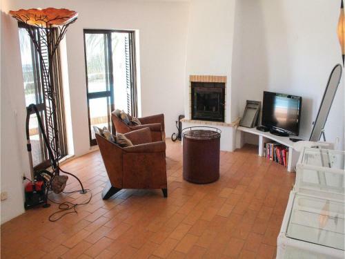 Four-bedroom Holiday Home In Silves