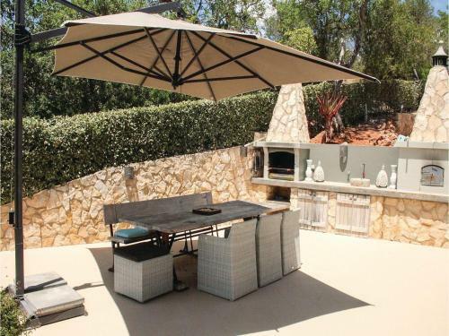 Four-bedroom Holiday Home In Silves
