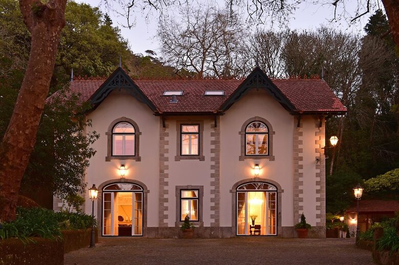 Hostal The Biester Charm House