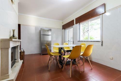 Sintra Villa With Pool By Homing