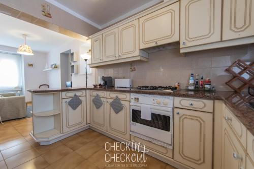 Checkincheckout - Sintra Village Apartment