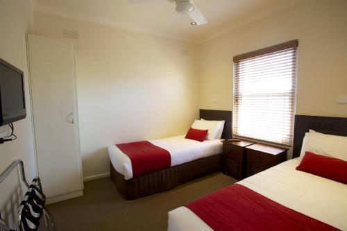 Hotel Amaroo Motel