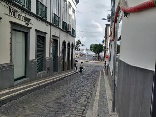Watching Azores Apartments (r)