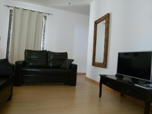 Watching Azores Apartments (r)