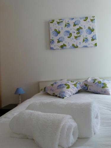Watching Azores Apartments (r)