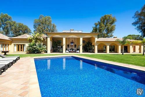 Alvor Villa Sleeps 12 Pool Air Con Wifi